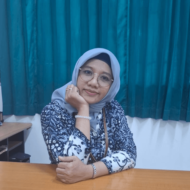 Dr. Ari Kusmiatun, M.Hum.